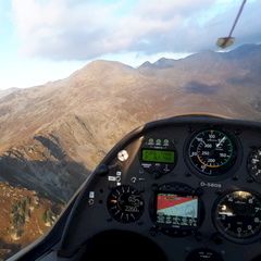 Flugwegposition um 16:04:19: Aufgenommen in der Nähe von Gemeinde Ellbögen, Österreich in 2317 Meter